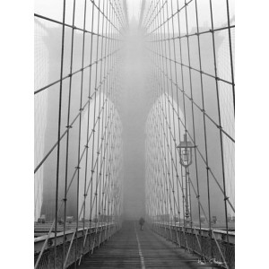 Foggy Day on Brooklyn Bridge (08273)